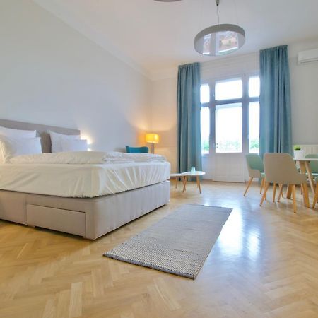 Europest Luxury Suites Budapest Esterno foto