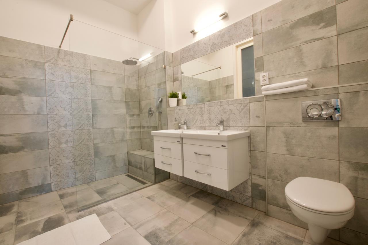 Europest Luxury Suites Budapest Esterno foto