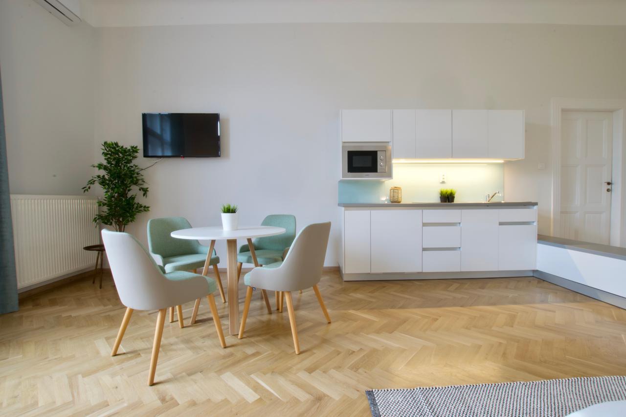 Europest Luxury Suites Budapest Esterno foto