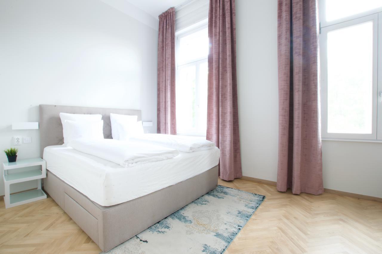 Europest Luxury Suites Budapest Esterno foto