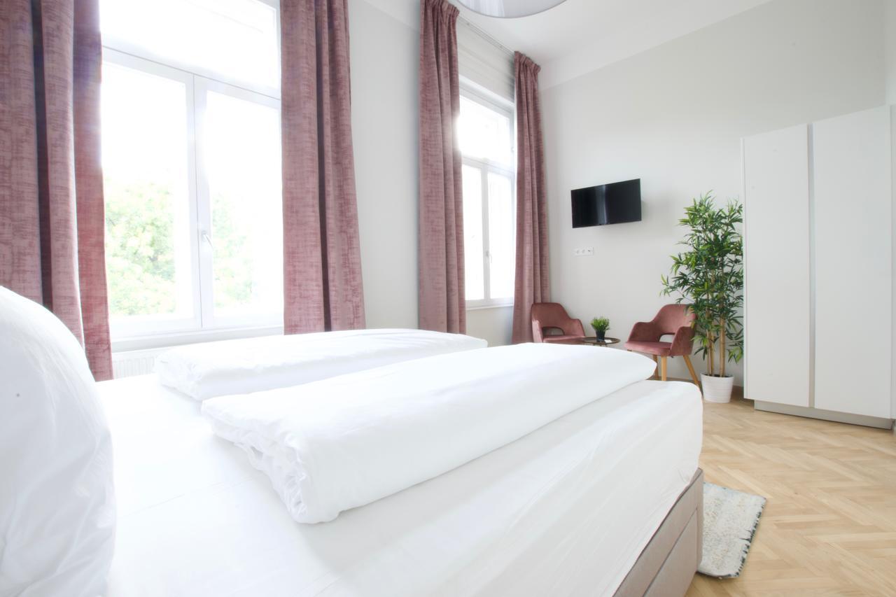 Europest Luxury Suites Budapest Esterno foto