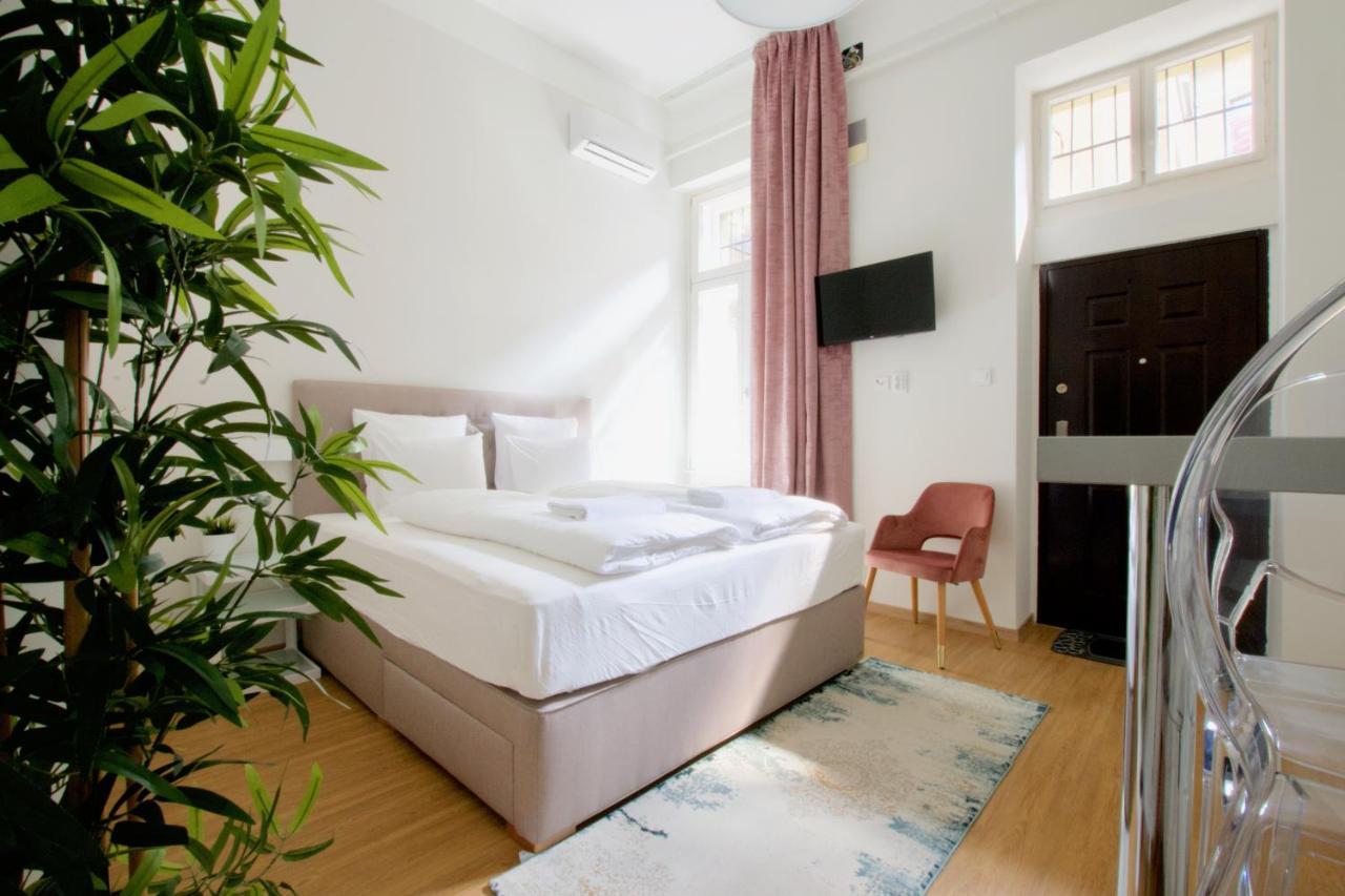 Europest Luxury Suites Budapest Esterno foto
