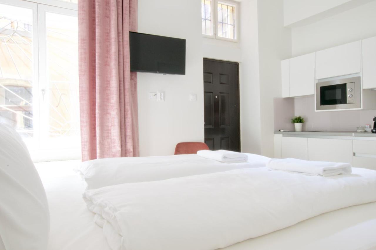 Europest Luxury Suites Budapest Esterno foto