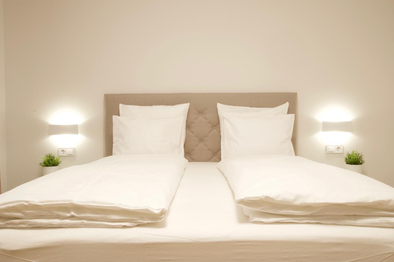 Europest Luxury Suites Budapest Esterno foto