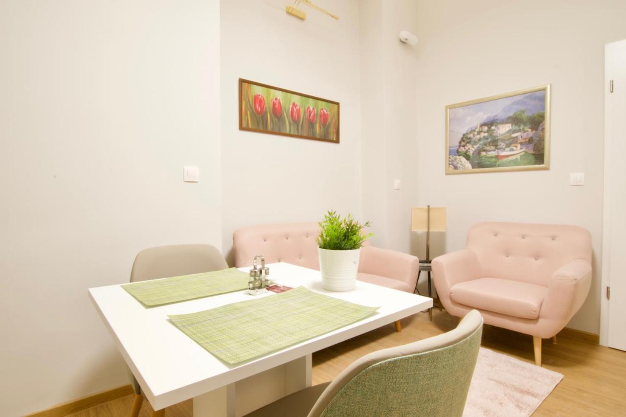 Europest Luxury Suites Budapest Esterno foto