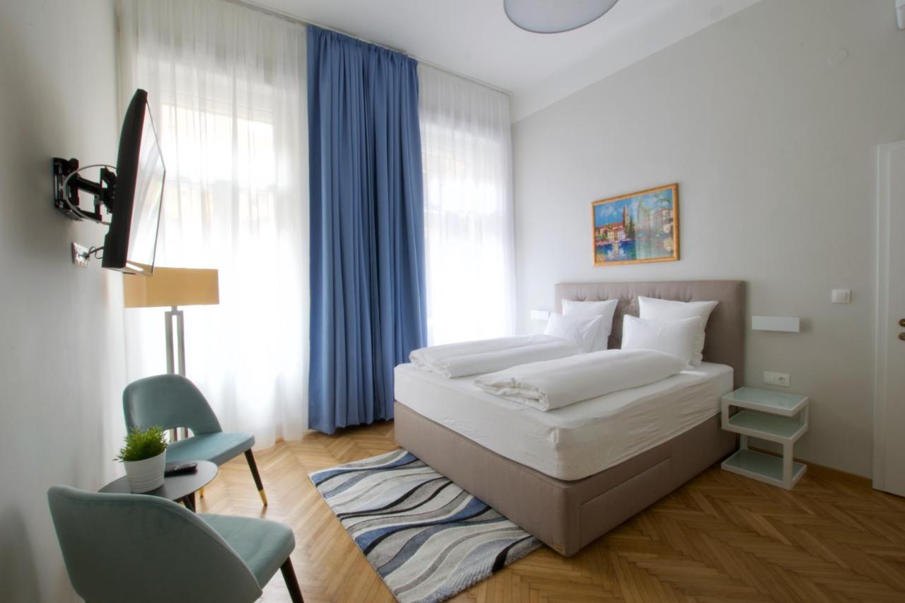 Europest Luxury Suites Budapest Esterno foto